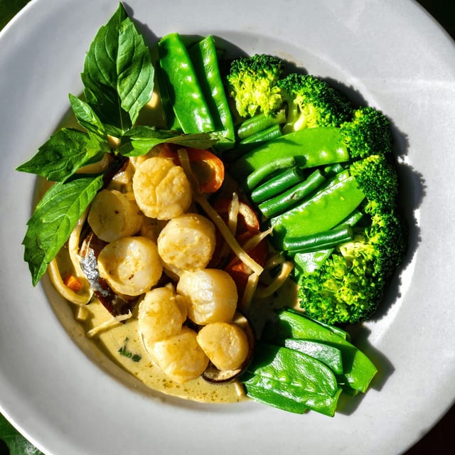 Grilled Scallops Green Curry.